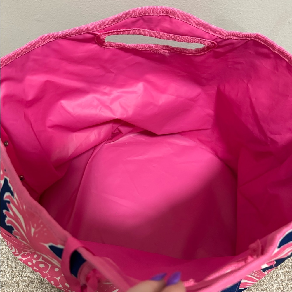 Lilly Pulitzer Pink and Blue Pineapple Large Beach Vacation Tote - Picture 5 of 10